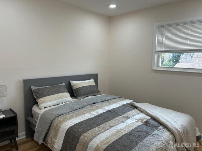 Building Photo - 106 Boulevard W