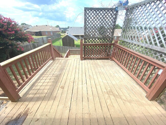 Building Photo - 3BR/2BA For Rent