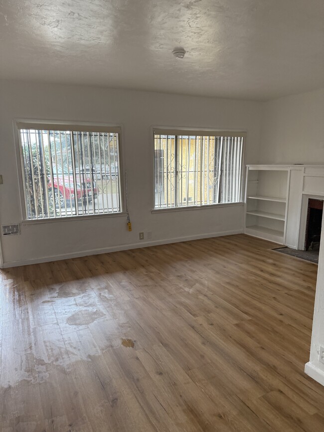 Living room/front windows - 112 E 69th Way