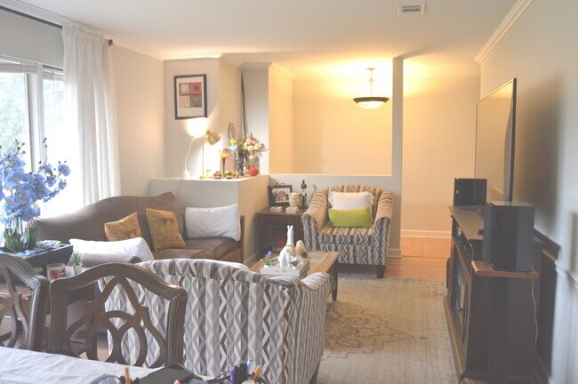 Building Photo - 16431 Mayleon Dr