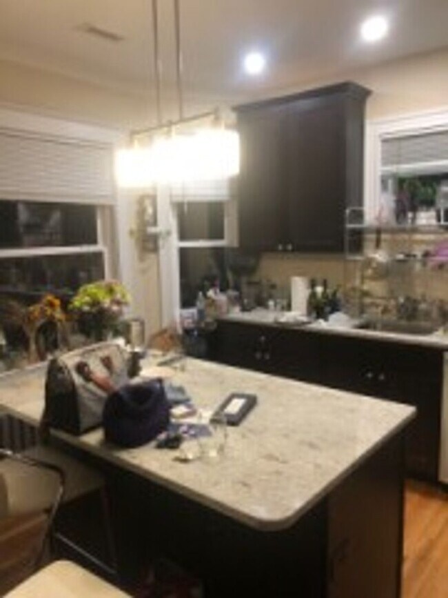 Building Photo - Amazing 6 bed 3 bath in Brighton!!!