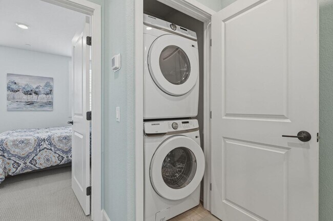 Building Photo - 2081 Acara Cir