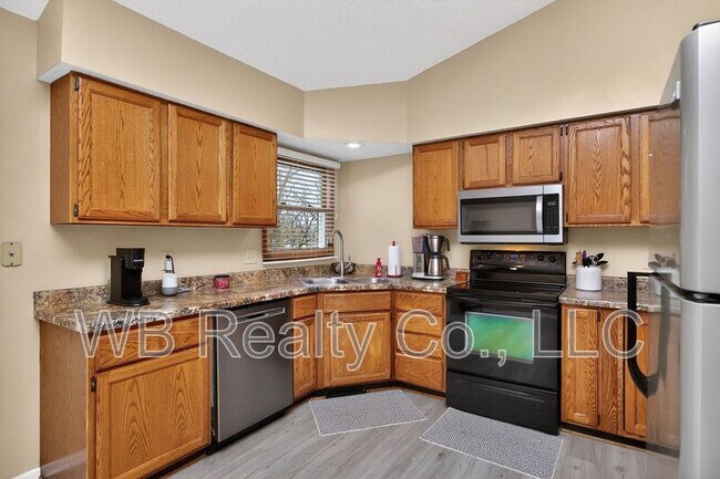 Building Photo - 260 Windfield Pkwy