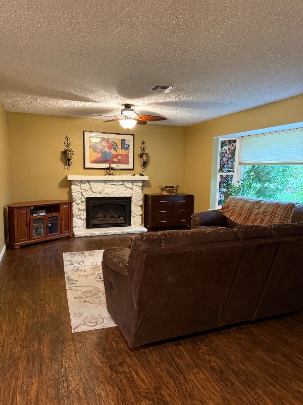 Building Photo - 8445 Palmaire Way