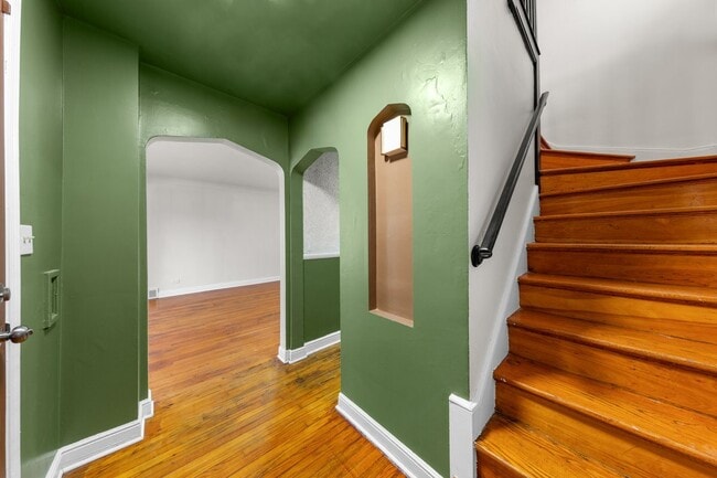 Building Photo - 8142 S Yates Blvd