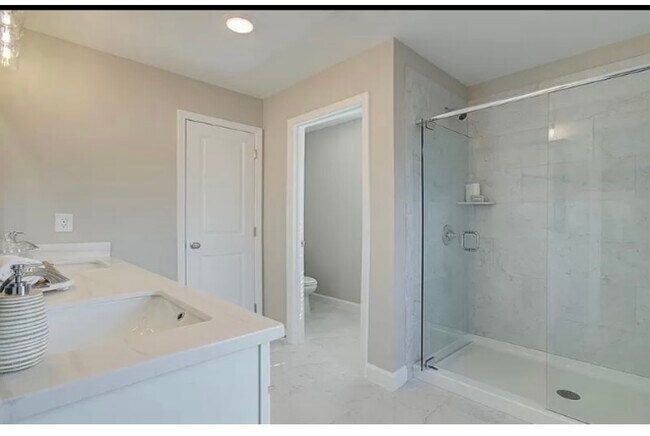 Primary Bath - 1916 Allagash Ln