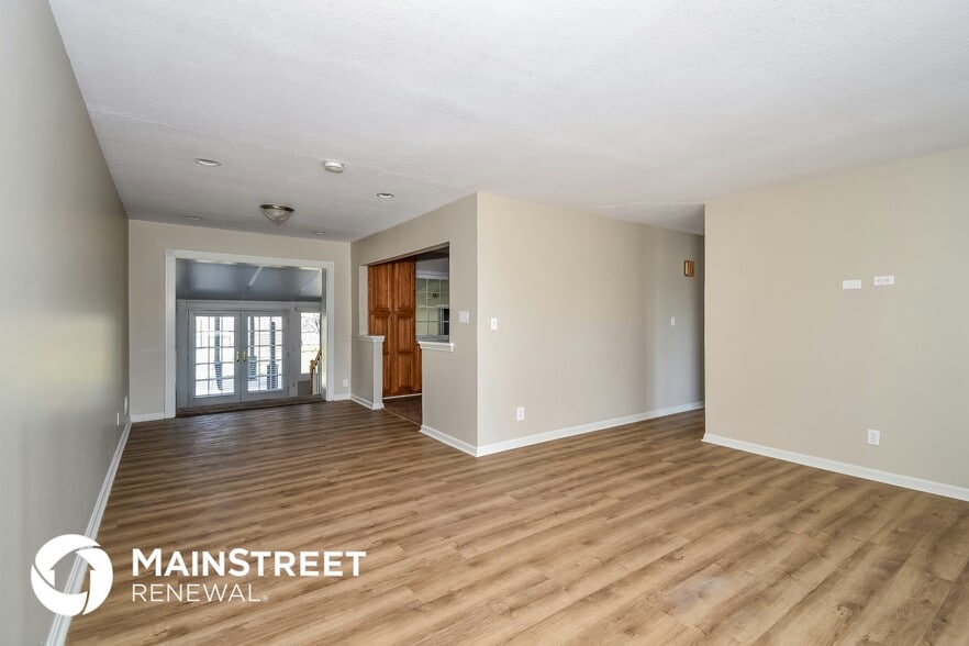 Building Photo - 6201 W Pages Ln