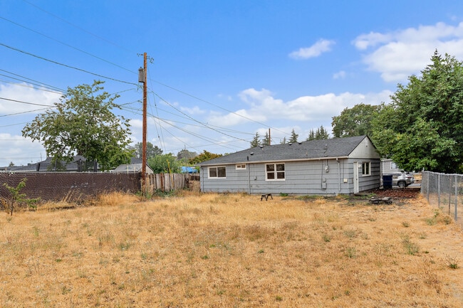 Building Photo - 10617 Addison St SW