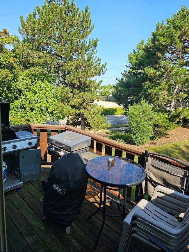 Building Photo - 1053 Rockport Dr