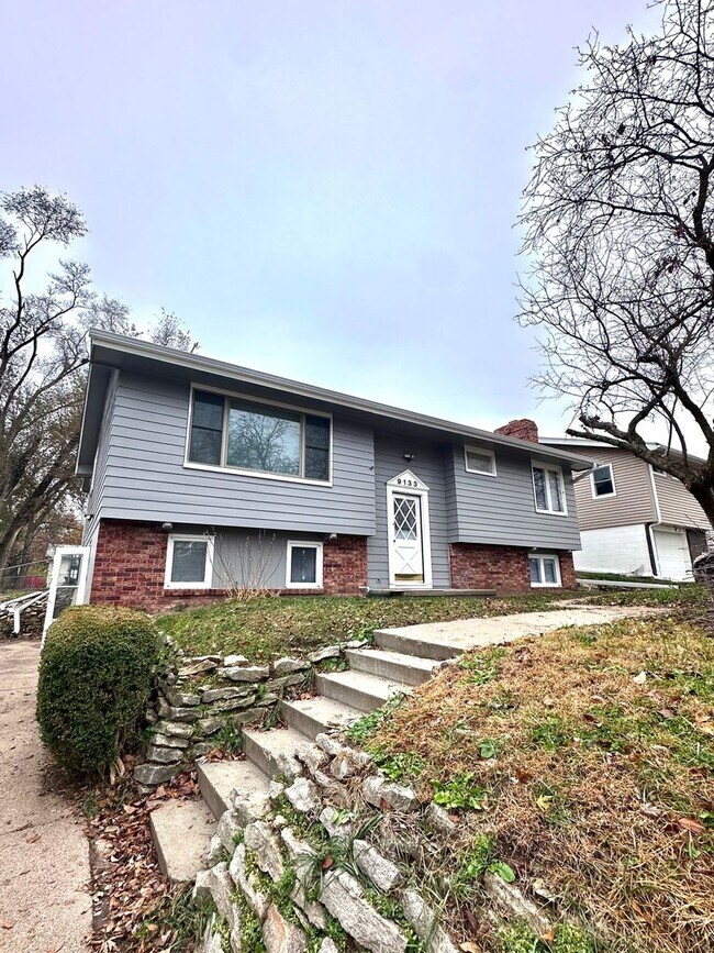 Building Photo - ? Beautifully Updated Home in Hummingbird Hill ?