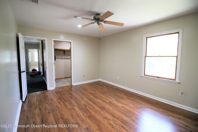 Building Photo - 233 Keller St