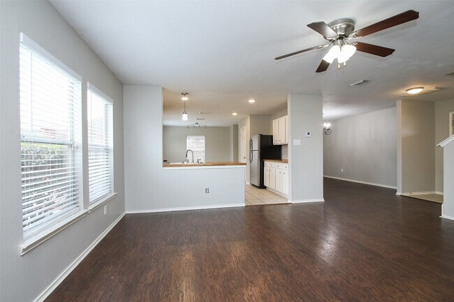 Building Photo - 18926 Piney Way Dr