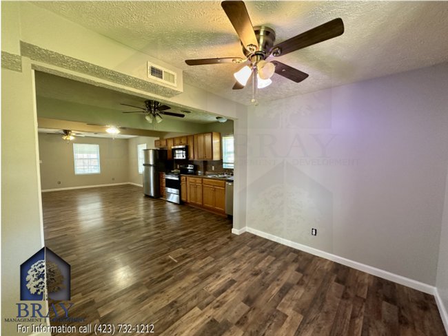 Building Photo - Renovated 3BR / 1BA house in central Kingsport