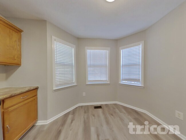 Building Photo - 102 Bonnabel Ct