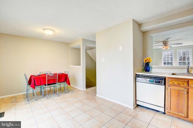 Building Photo - 2530 Log Mill Ct