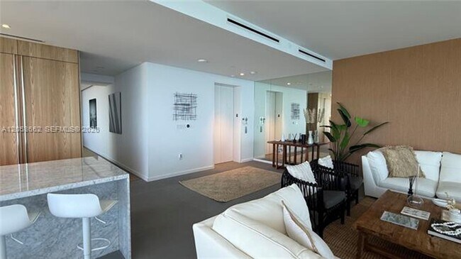 Building Photo - 2000 S Ocean Dr
