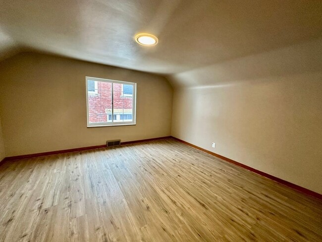 Building Photo - 533 Freeport Rd