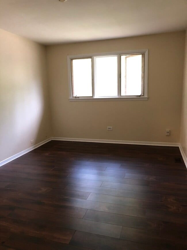 Building Photo - 1902 Rosewood Ct