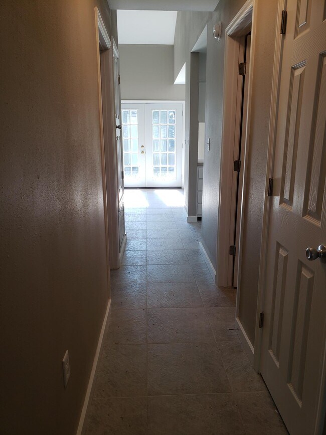 Building Photo - 62 4th Ave