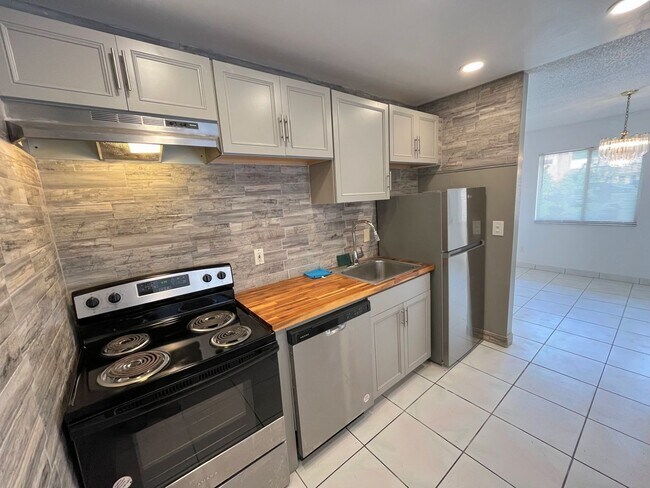 Building Photo - 5151 Picadilly Circus Ct