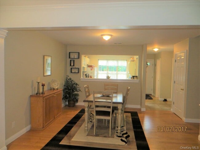 Building Photo - 215 Rabbit Run Rd