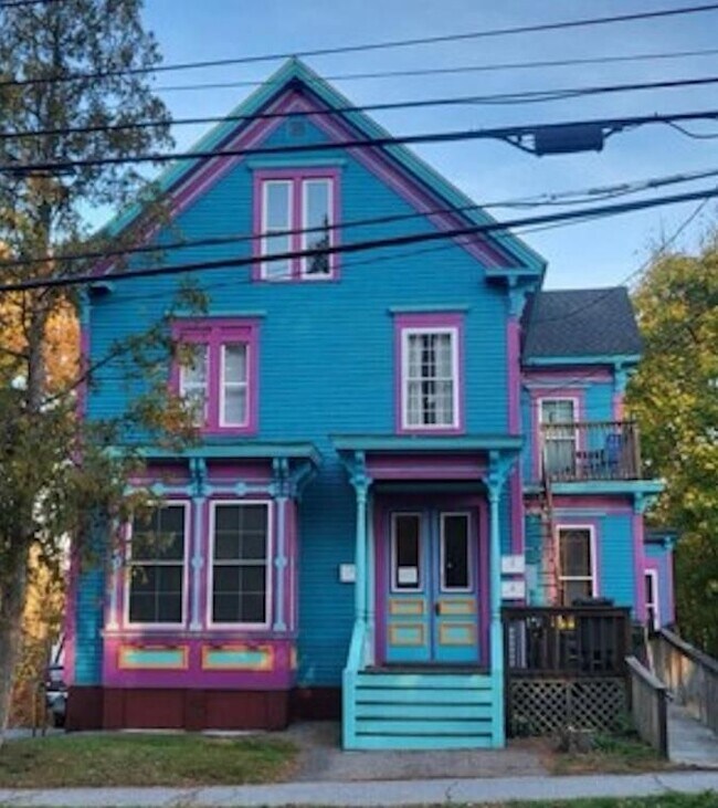 Building Photo - 53 Messer St