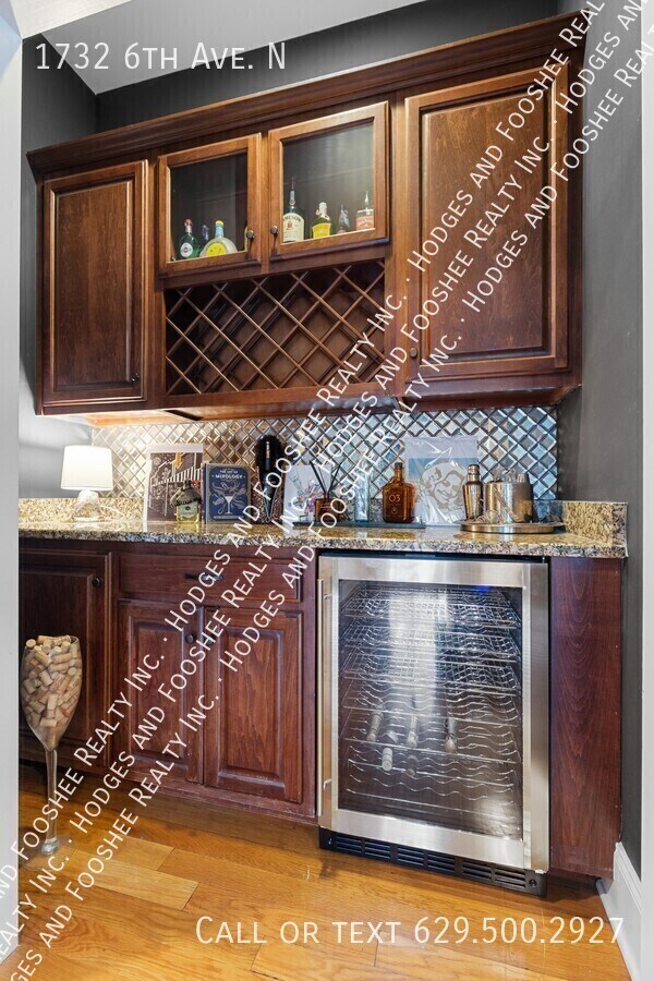 Building Photo - 1732 6th Ave N