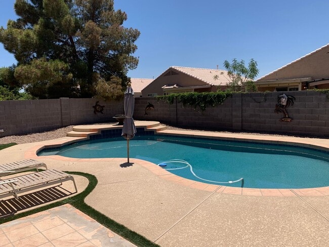 Building Photo - Spacious 3-Bedroom Home with Pool in Beaut...