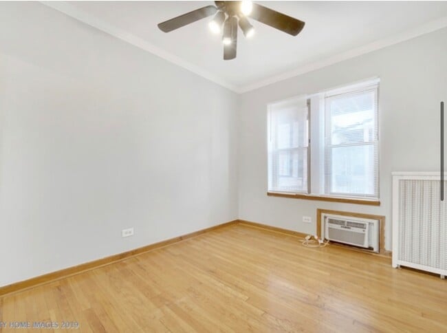 Building Photo - 10913 S Longwood Dr