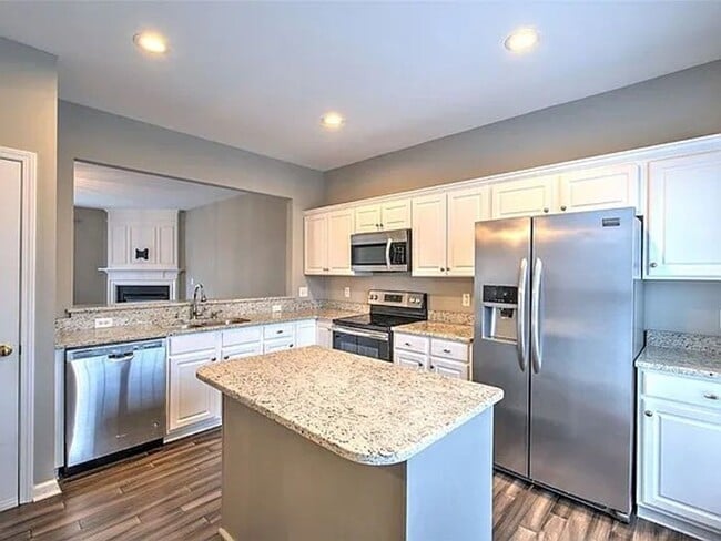 Building Photo - Location, Location!