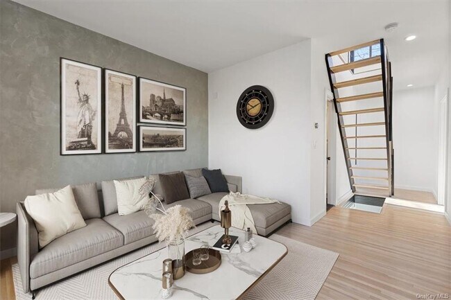 Building Photo - 294 Riverview Rd