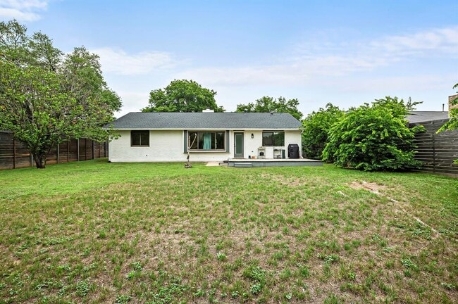 Building Photo - 7700 Manassas Dr