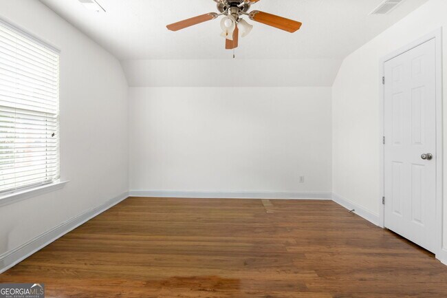 Building Photo - 125 Highgrove Pl