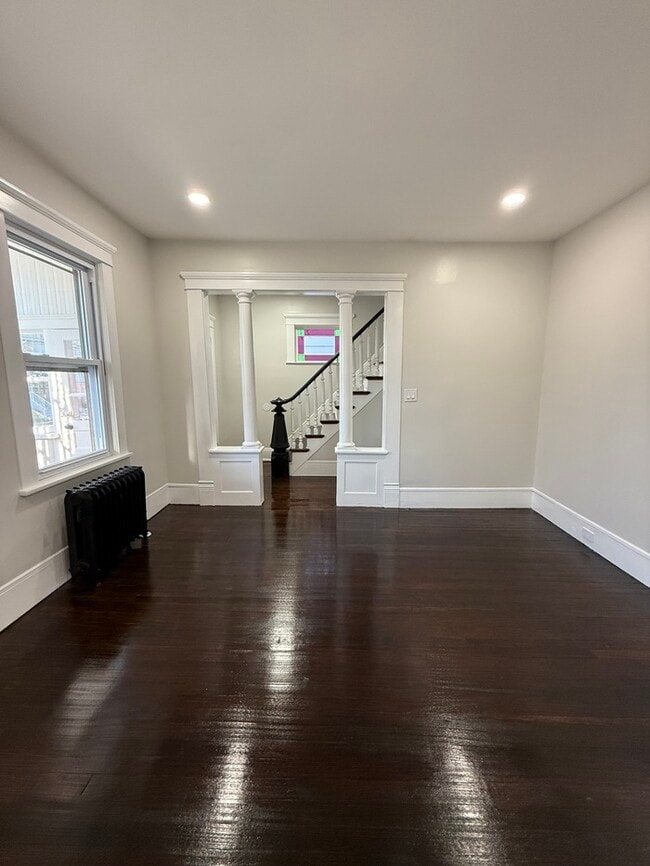 Building Photo - 438 Neville St