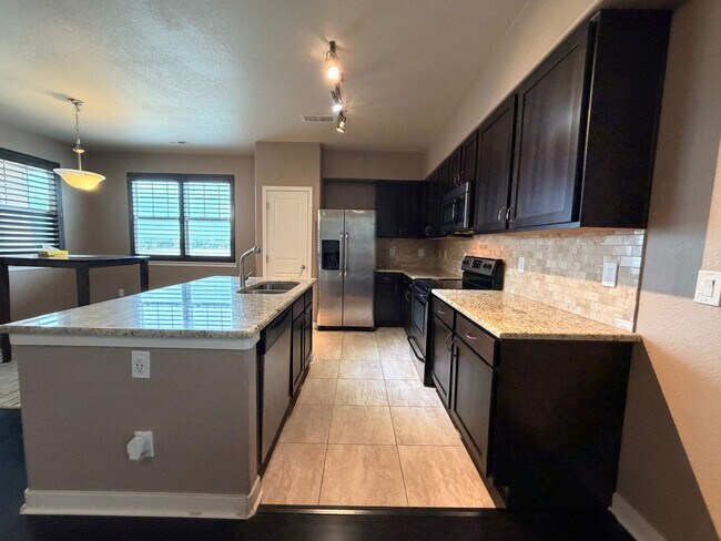 Building Photo - 3611 S Perth Cir