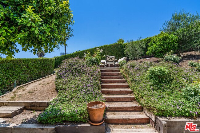 Building Photo - 26887 Sea Vista Dr