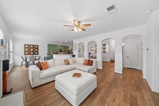Building Photo - 18210 Juniper Creek Ln