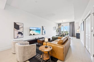 Building Photo - 701 Pilot Ln