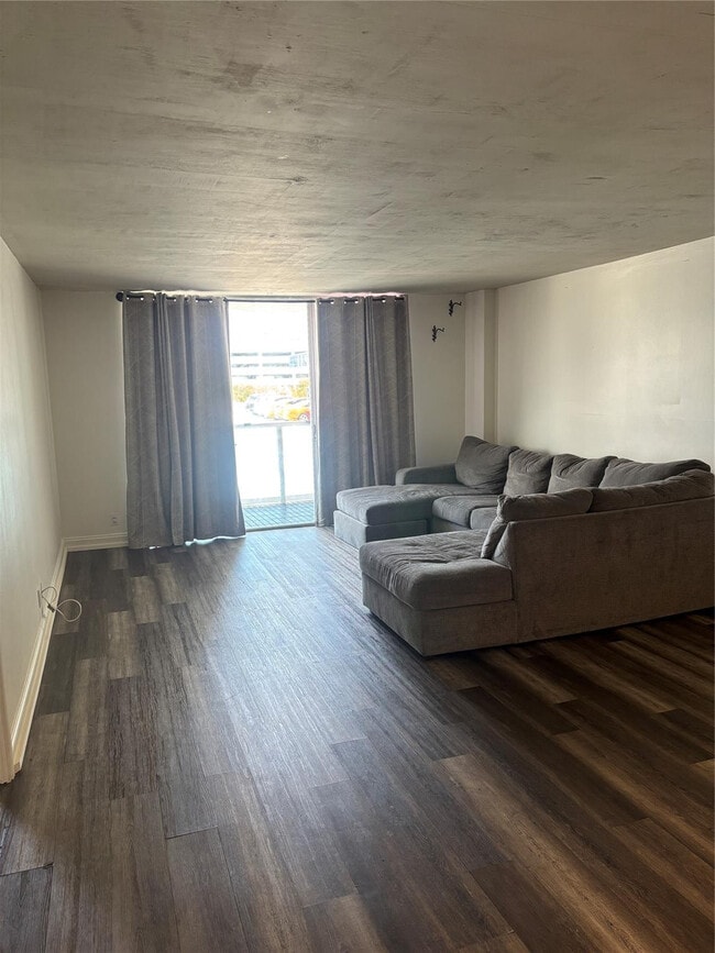 Building Photo - 3800 S Ocean Dr