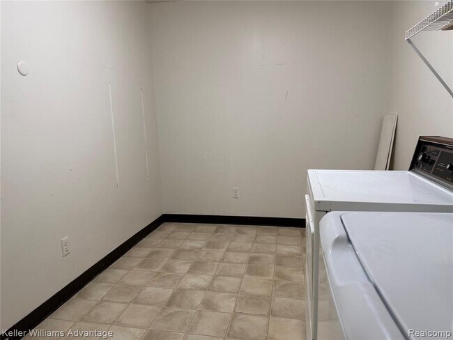 Building Photo - 27915 Berrywood Ln