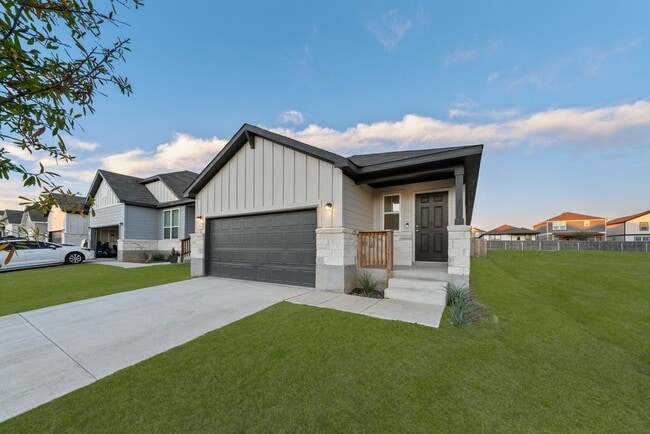 Building Photo - 817 Heartseed Ave