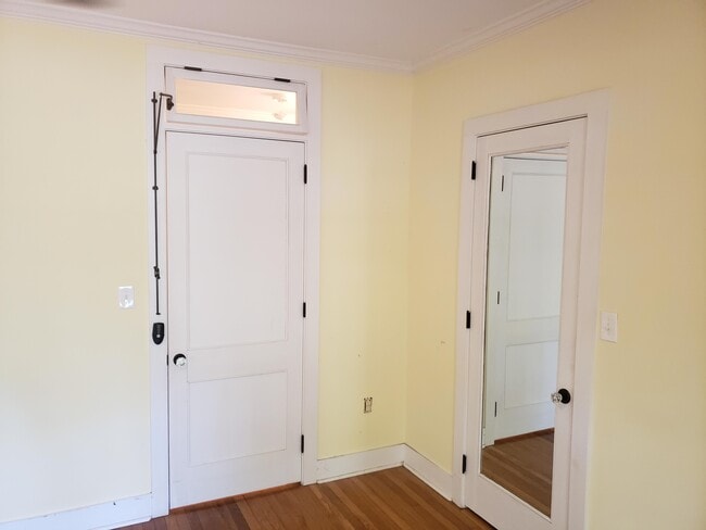 Building Photo - 129 Park Pl