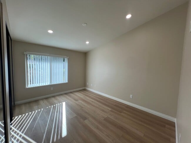 Building Photo - Capri Model Home in Leisure Village