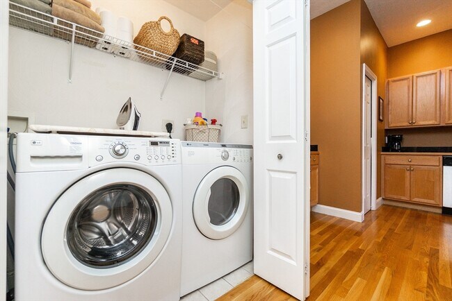 Building Photo - 224 Salem St