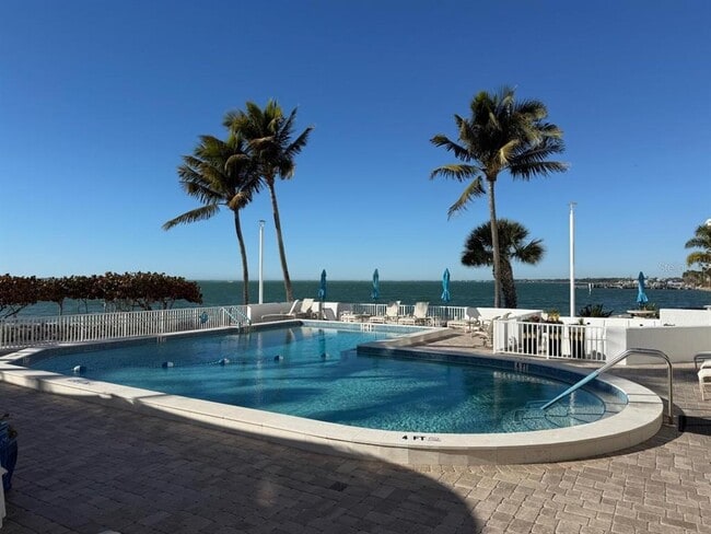 Building Photo - 11 Sunset Dr