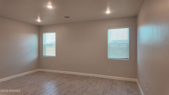 Building Photo - 150 Pinos Altos Trl