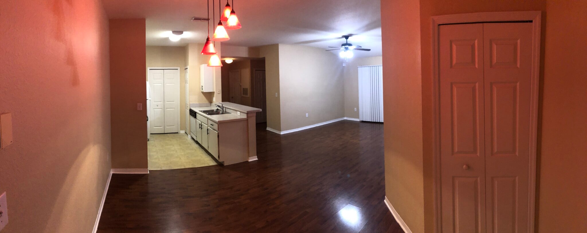 Building Photo - 5475 Vineland Rd