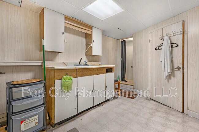 Building Photo - 114 N Highland Ave