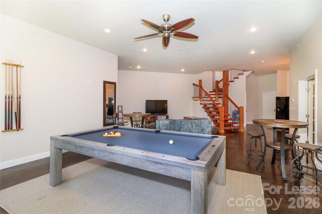 Building Photo - 111 Farmington Ln