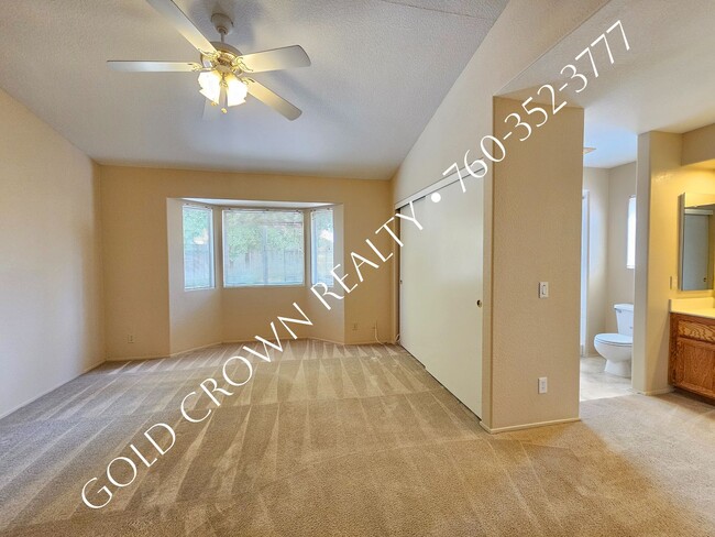 Building Photo - 2402 Lenrey Ave